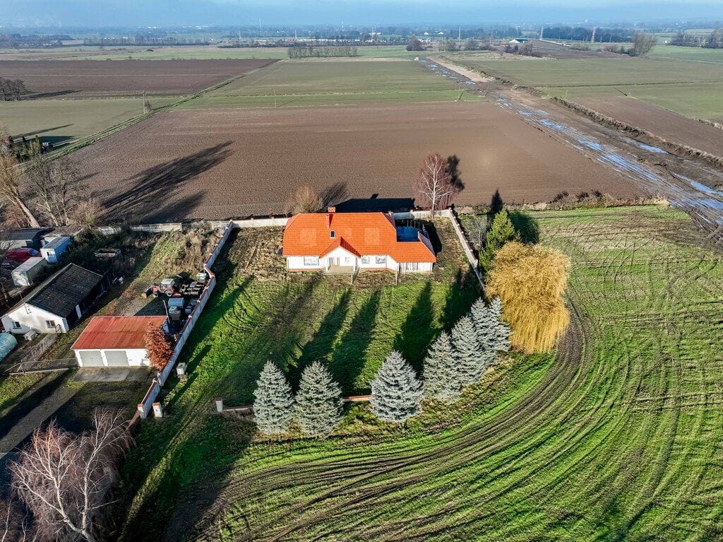 Dom 8 pokojowe na Sprzedaż