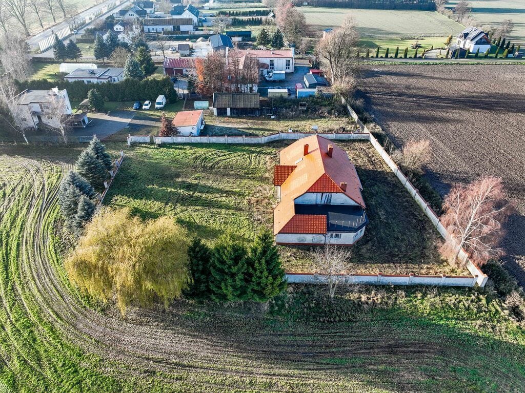 Dom 8 pokojowe na Sprzedaż