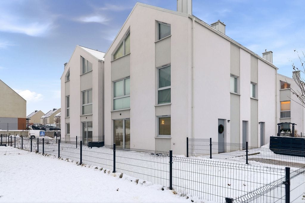 Dom 4 pokojowe na Sprzedaż