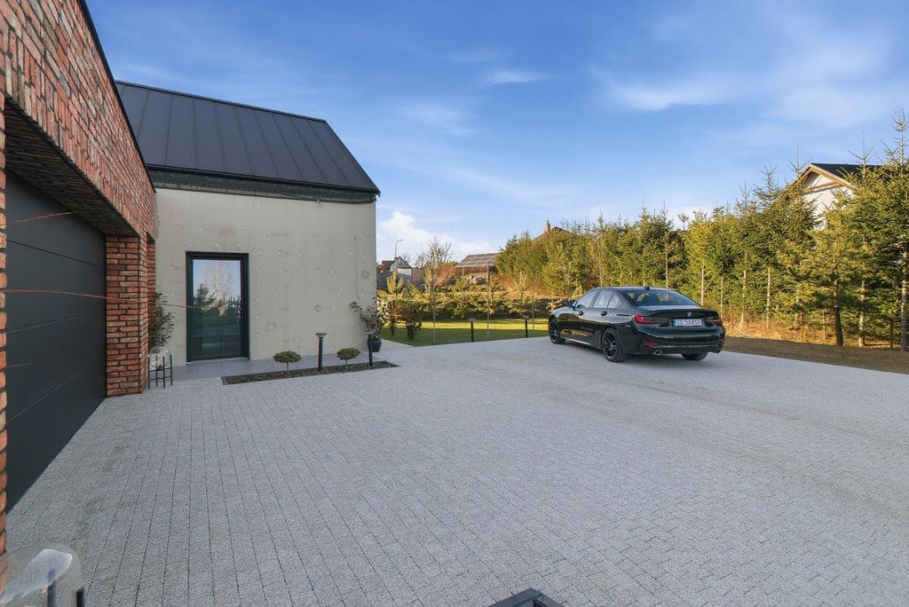 Dom 4 pokojowe na Sprzedaż