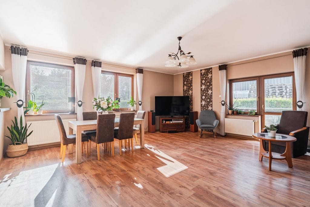 Dom 4 pokojowe na Sprzedaż