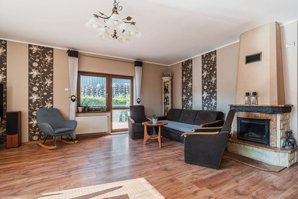 Dom 4 pokojowe na Sprzedaż