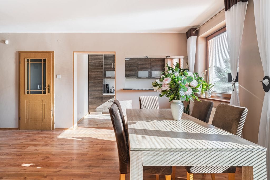 Dom 4 pokojowe na Sprzedaż