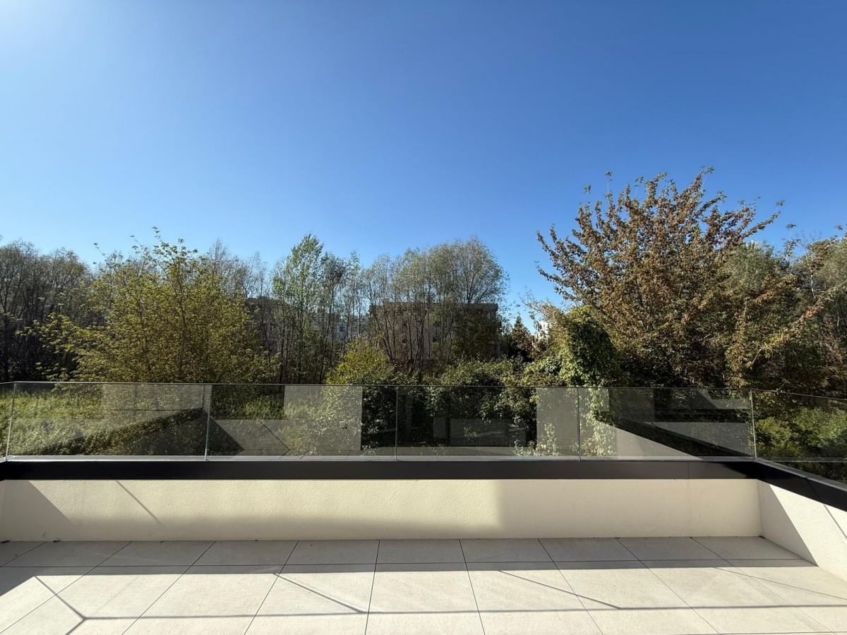 Mieszkanie 4 pokojowe na Sprzedaż