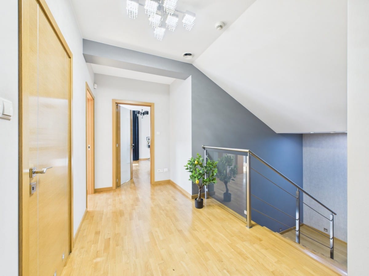 Dom 6 pokojowe na Sprzedaż