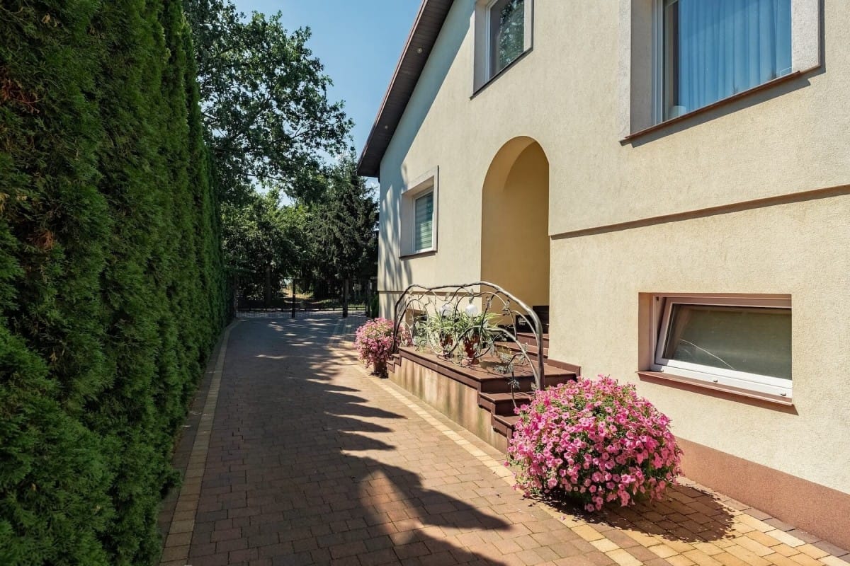 Dom 5 pokojowe na Sprzedaż