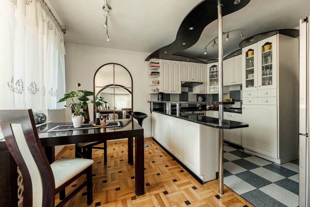 Dom 5 pokojowe na Sprzedaż