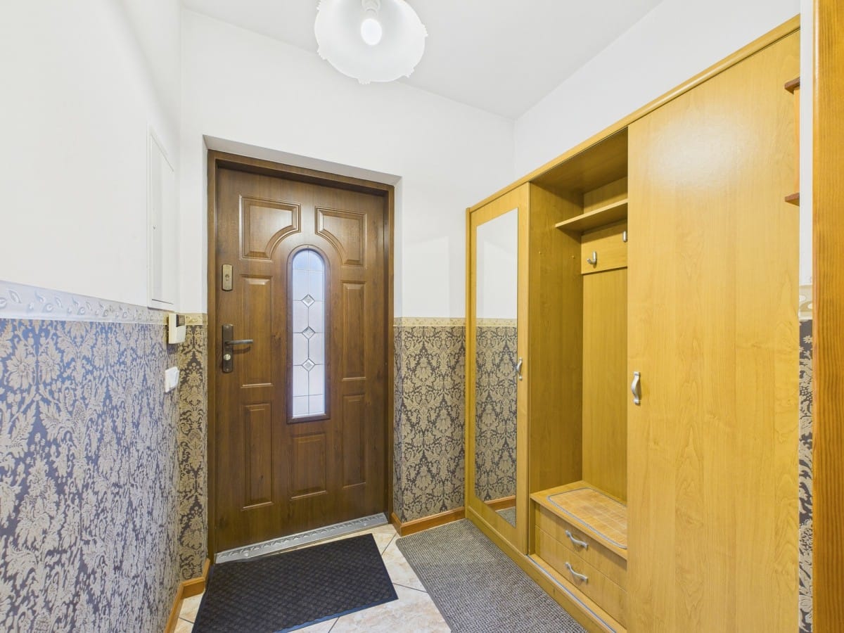 Dom 6 pokojowe na Sprzedaż