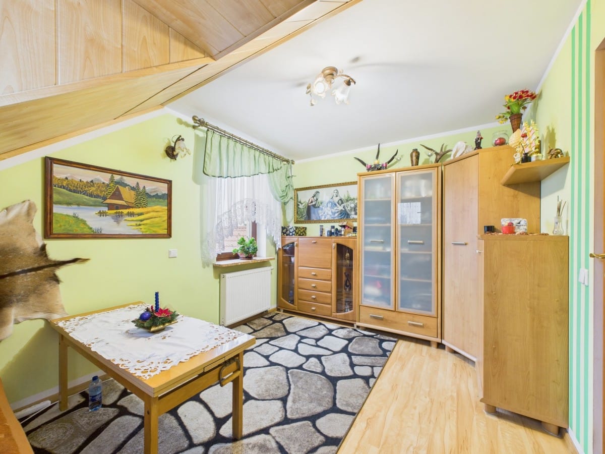 Dom 6 pokojowe na Sprzedaż