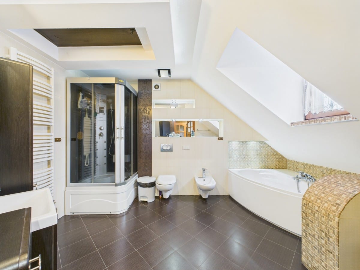 Dom 6 pokojowe na Sprzedaż