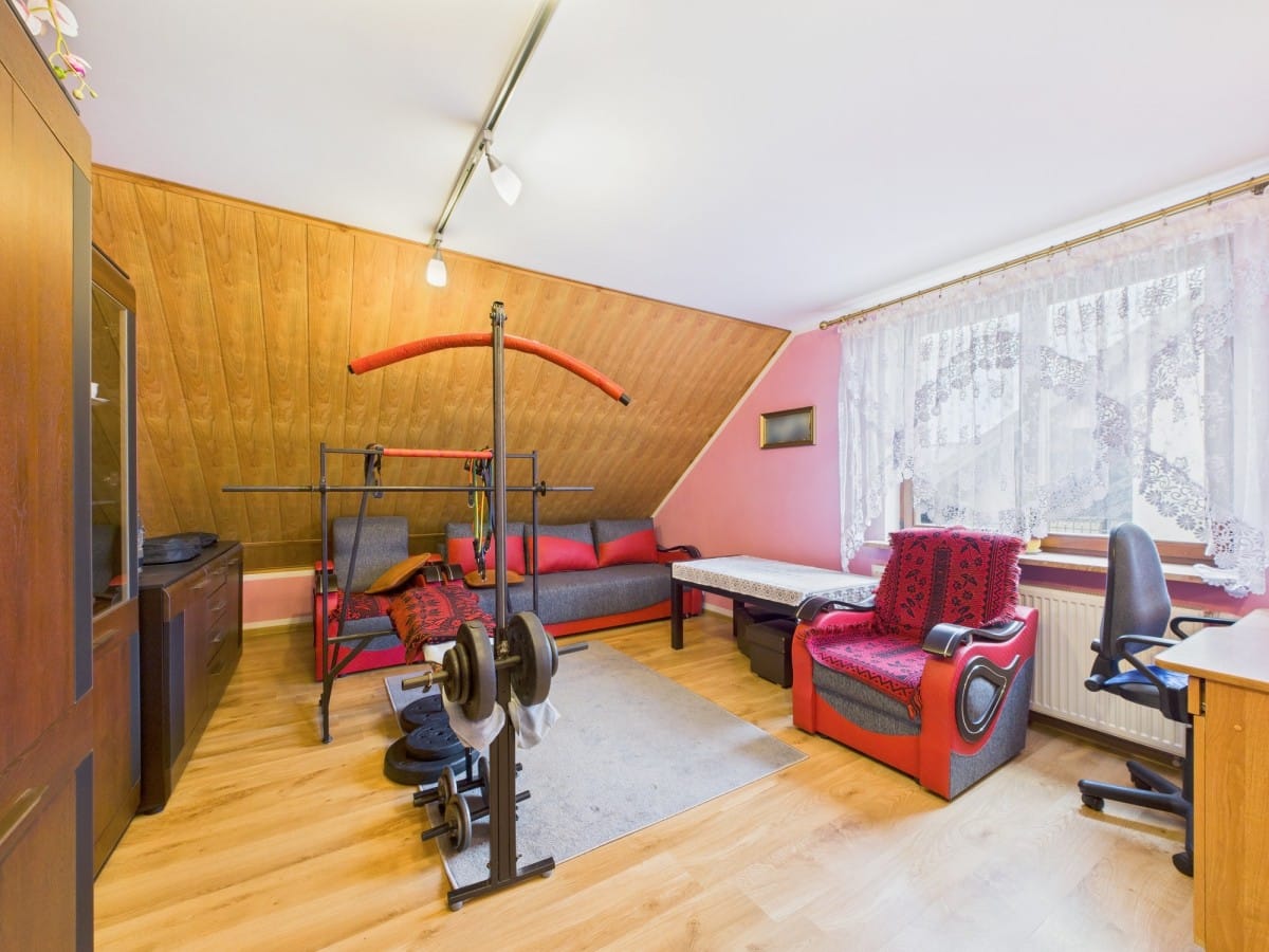 Dom 6 pokojowe na Sprzedaż