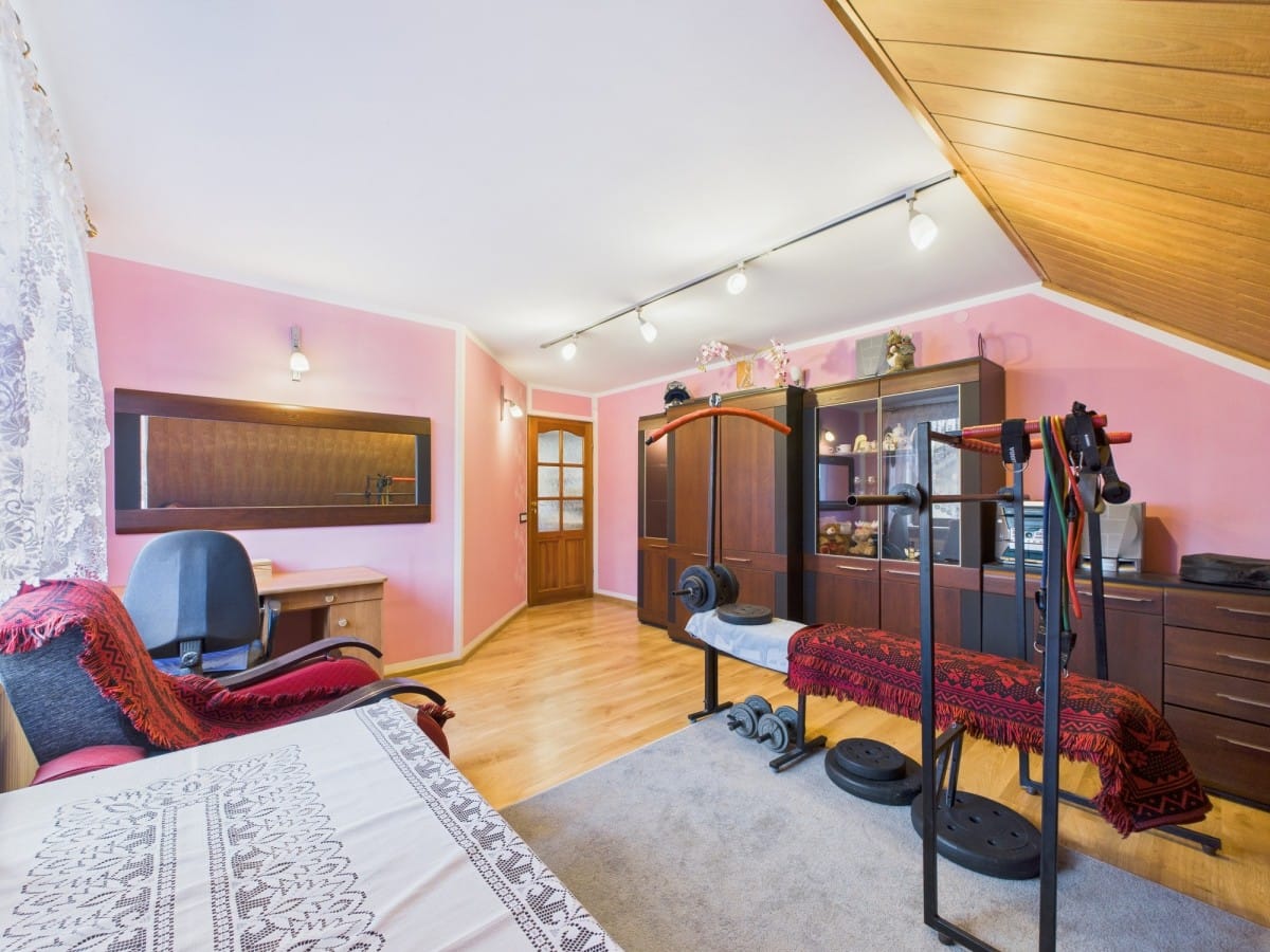 Dom 6 pokojowe na Sprzedaż