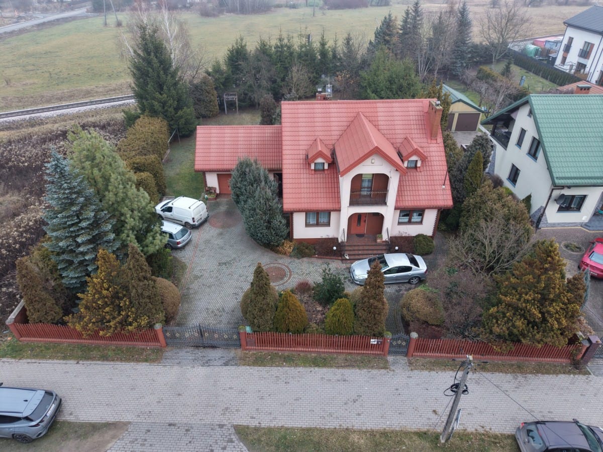 Dom 6 pokojowe na Sprzedaż