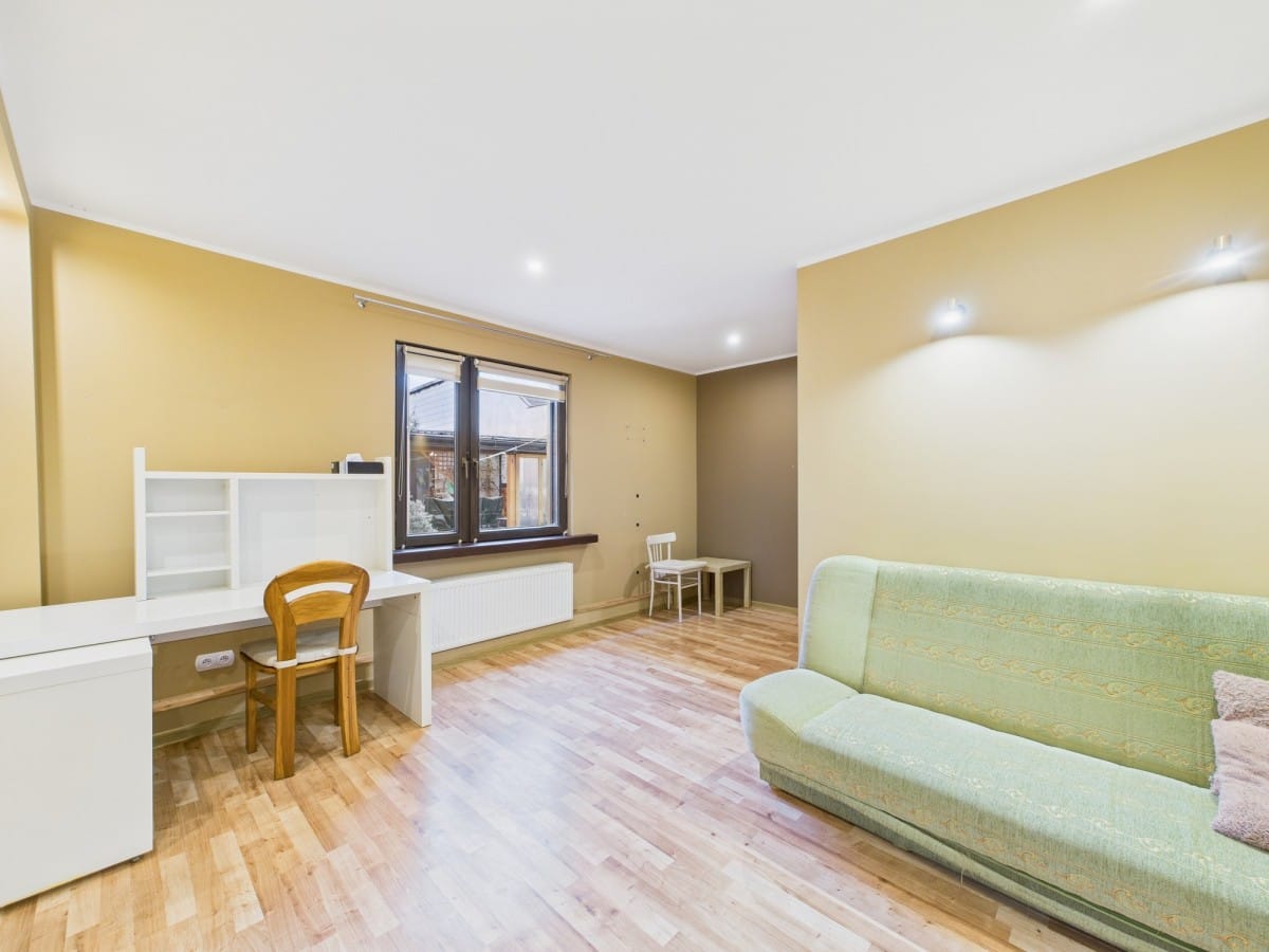 Dom 6 pokojowe na Sprzedaż