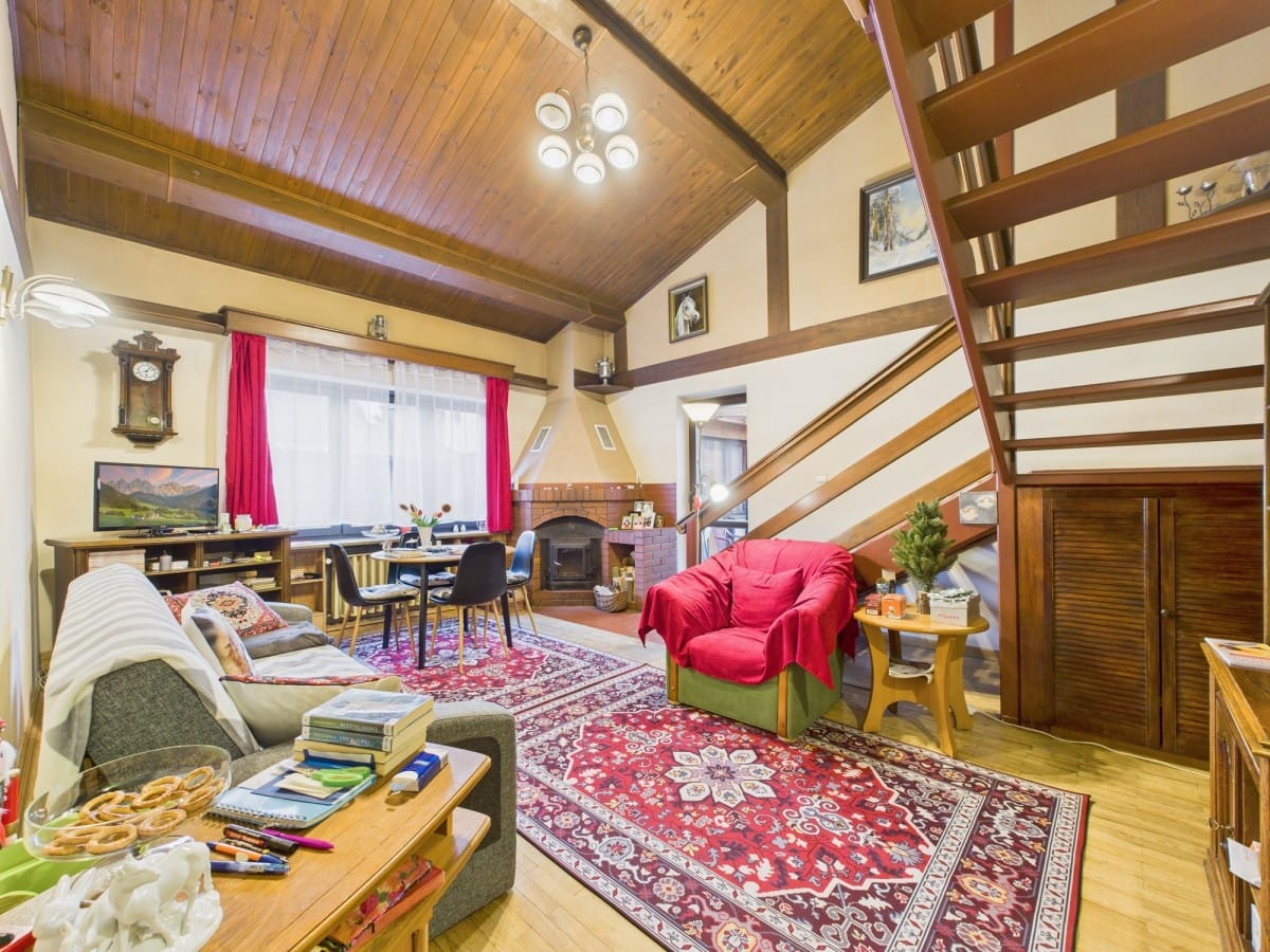 Dom 6 pokojowe na Sprzedaż