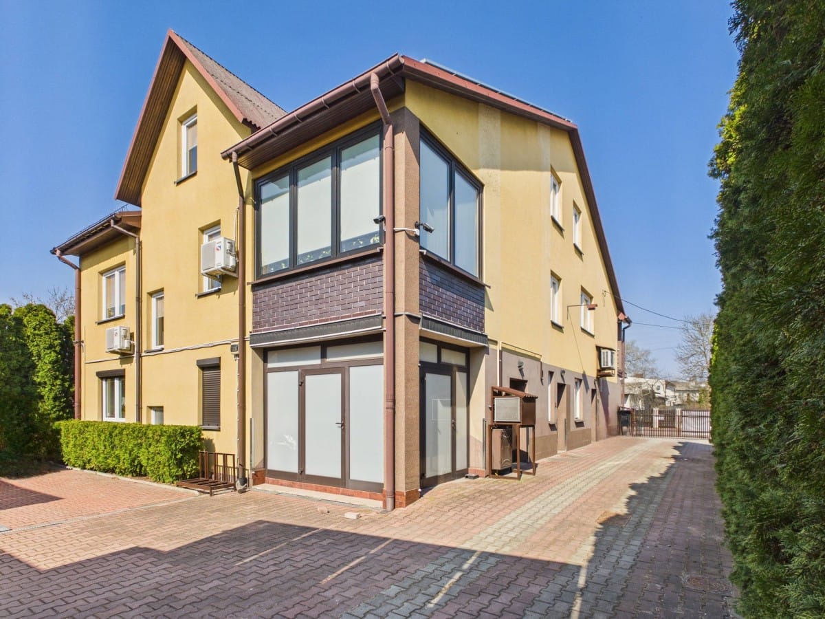 Lokal użytkowy  pokojowe na Sprzedaż