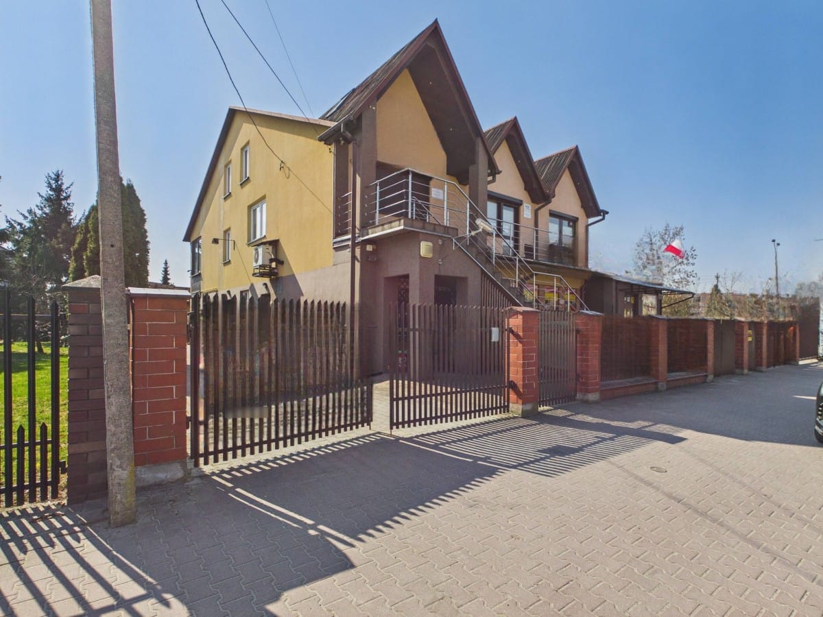 Lokal użytkowy  pokojowe na Sprzedaż