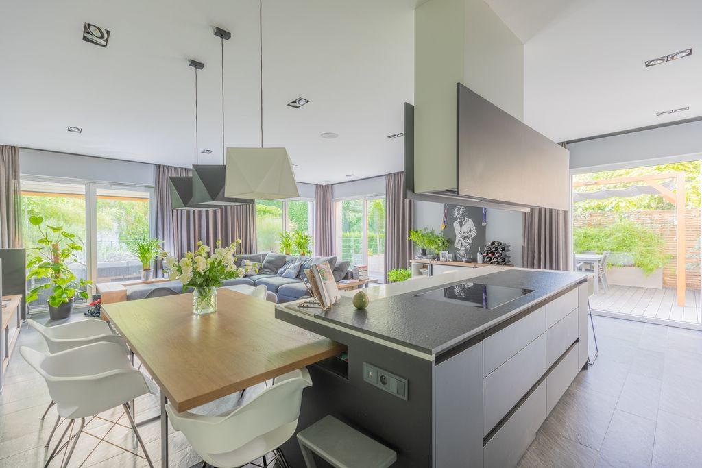 Mieszkanie 4 pokojowe na Sprzedaż