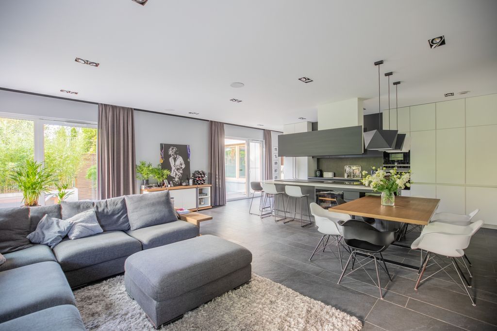 Mieszkanie 4 pokojowe na Sprzedaż