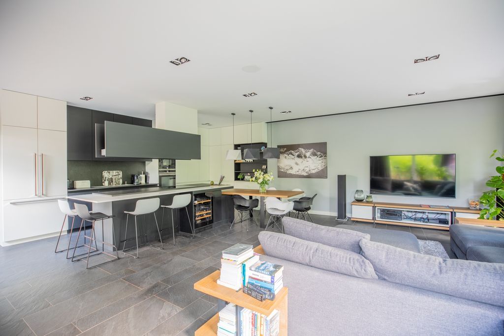 Mieszkanie 4 pokojowe na Sprzedaż