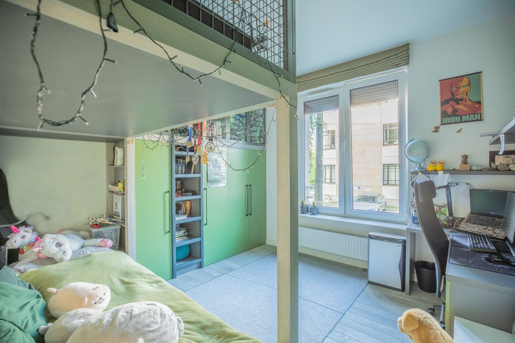 Mieszkanie 4 pokojowe na Sprzedaż