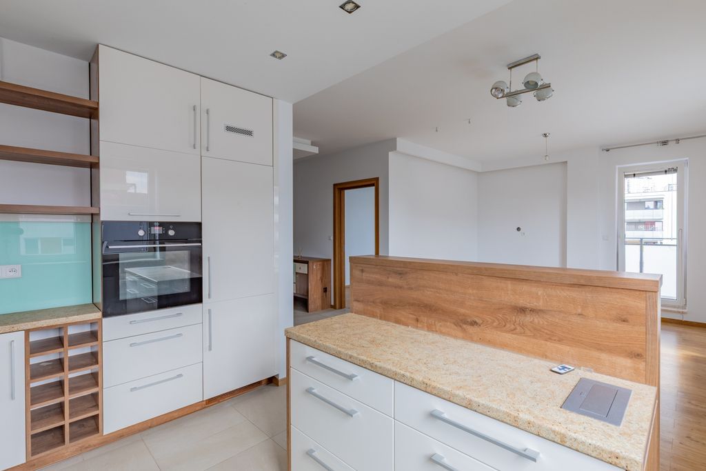 Mieszkanie 3 pokojowe na Sprzedaż