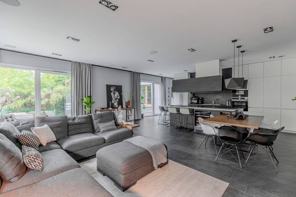 Mieszkanie 4 pokojowe na Sprzedaż