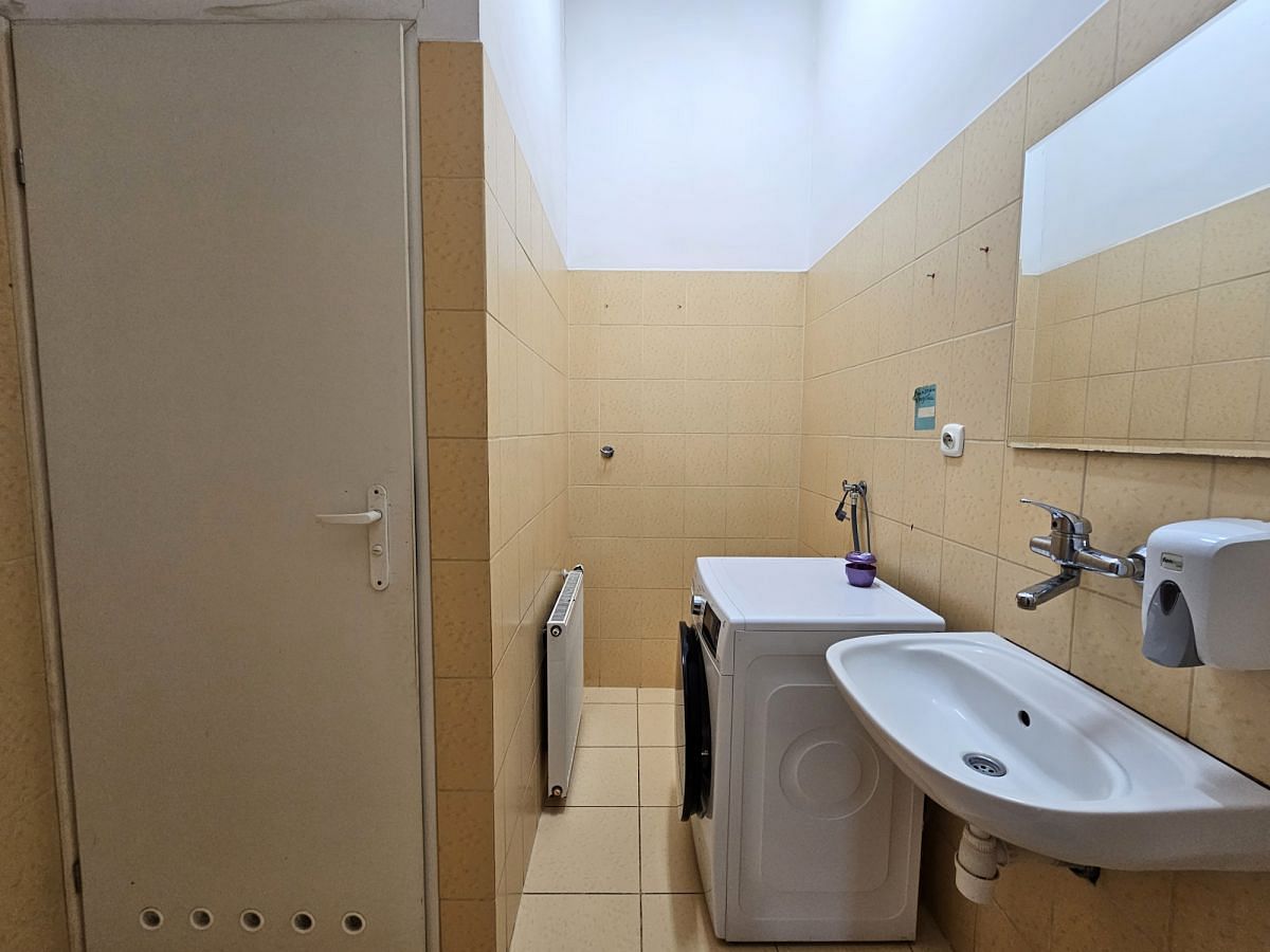 Lokal użytkowy  pokojowe na Sprzedaż