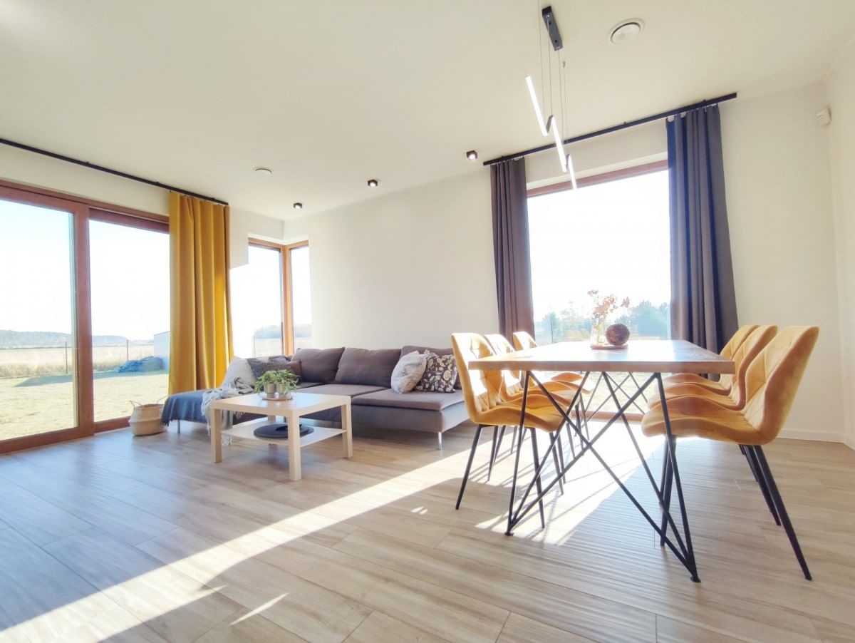 Dom 4 pokojowe na Sprzedaż