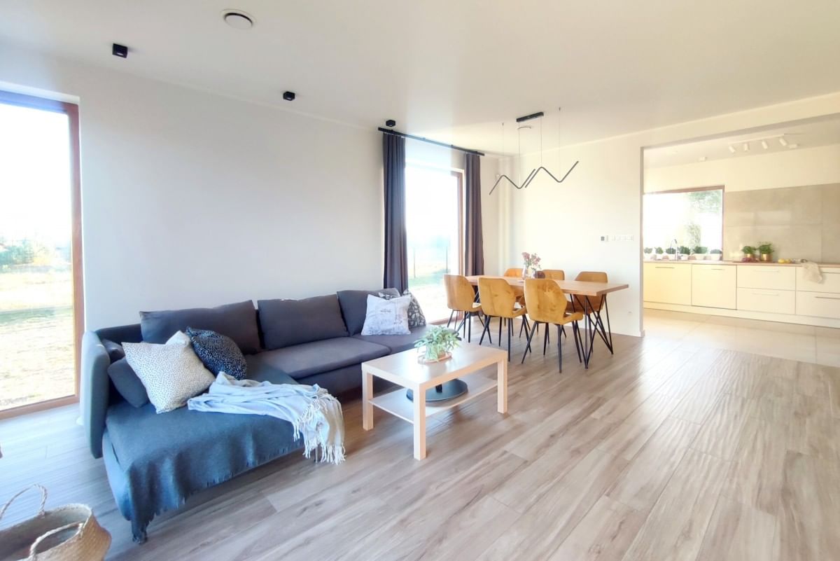 Dom 4 pokojowe na Sprzedaż