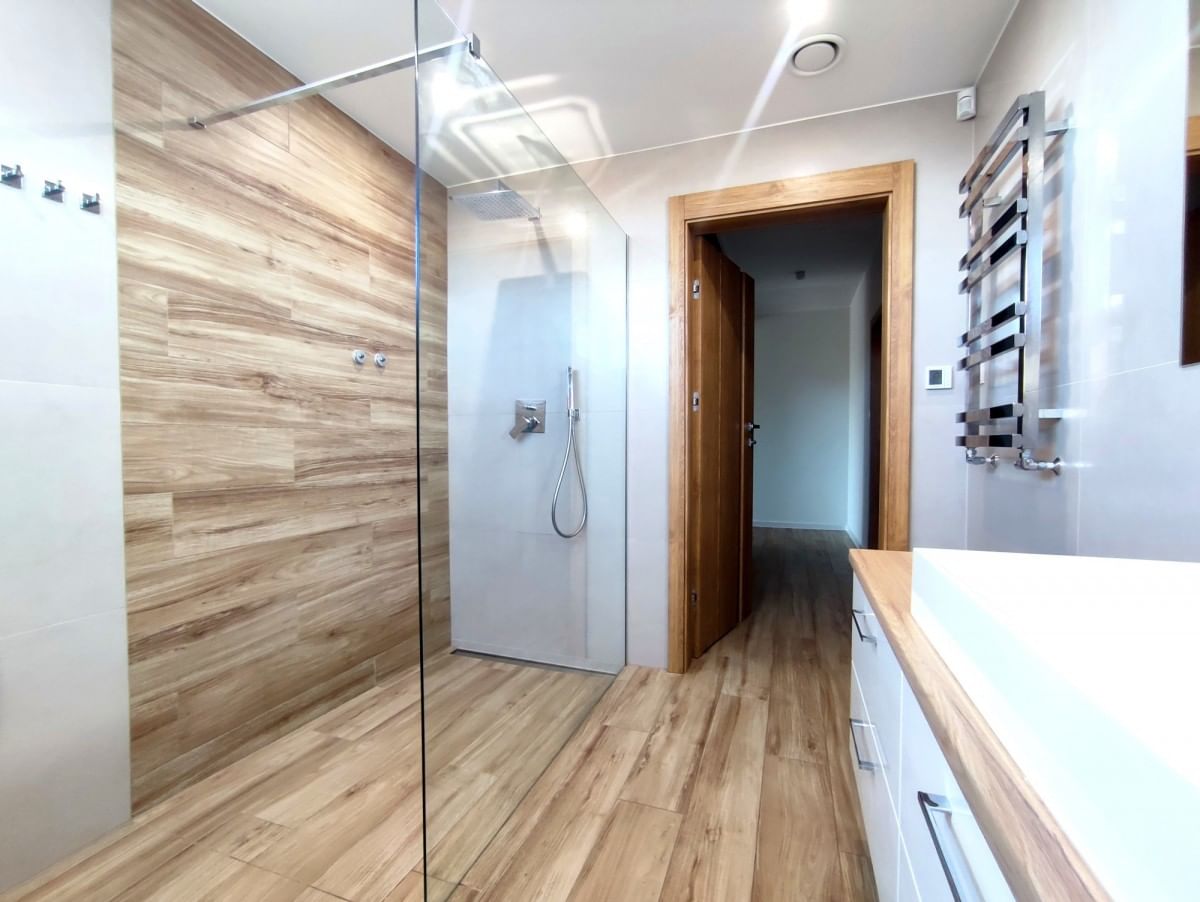 Dom 4 pokojowe na Sprzedaż