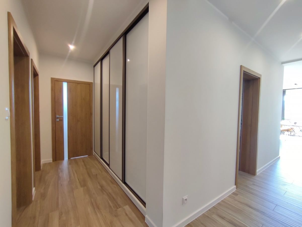 Dom 4 pokojowe na Sprzedaż