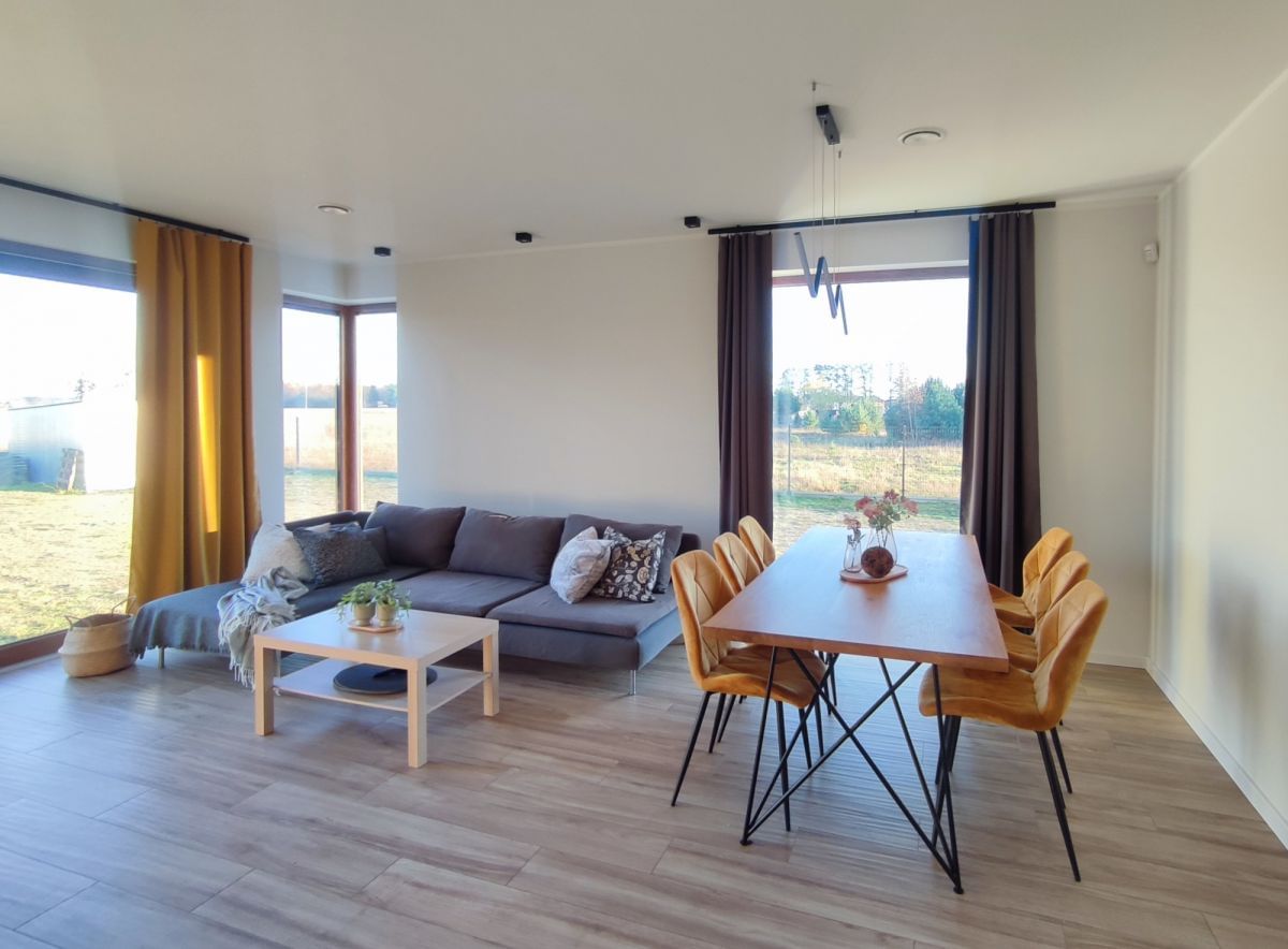 Dom 4 pokojowe na Sprzedaż