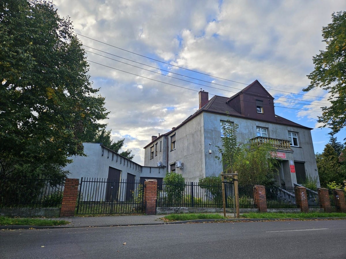 Lokal użytkowy  pokojowe na Sprzedaż