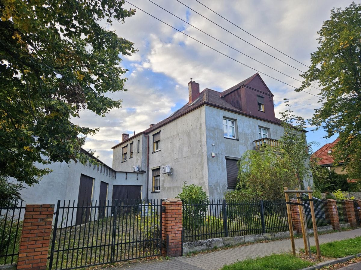 Lokal użytkowy  pokojowe na Sprzedaż