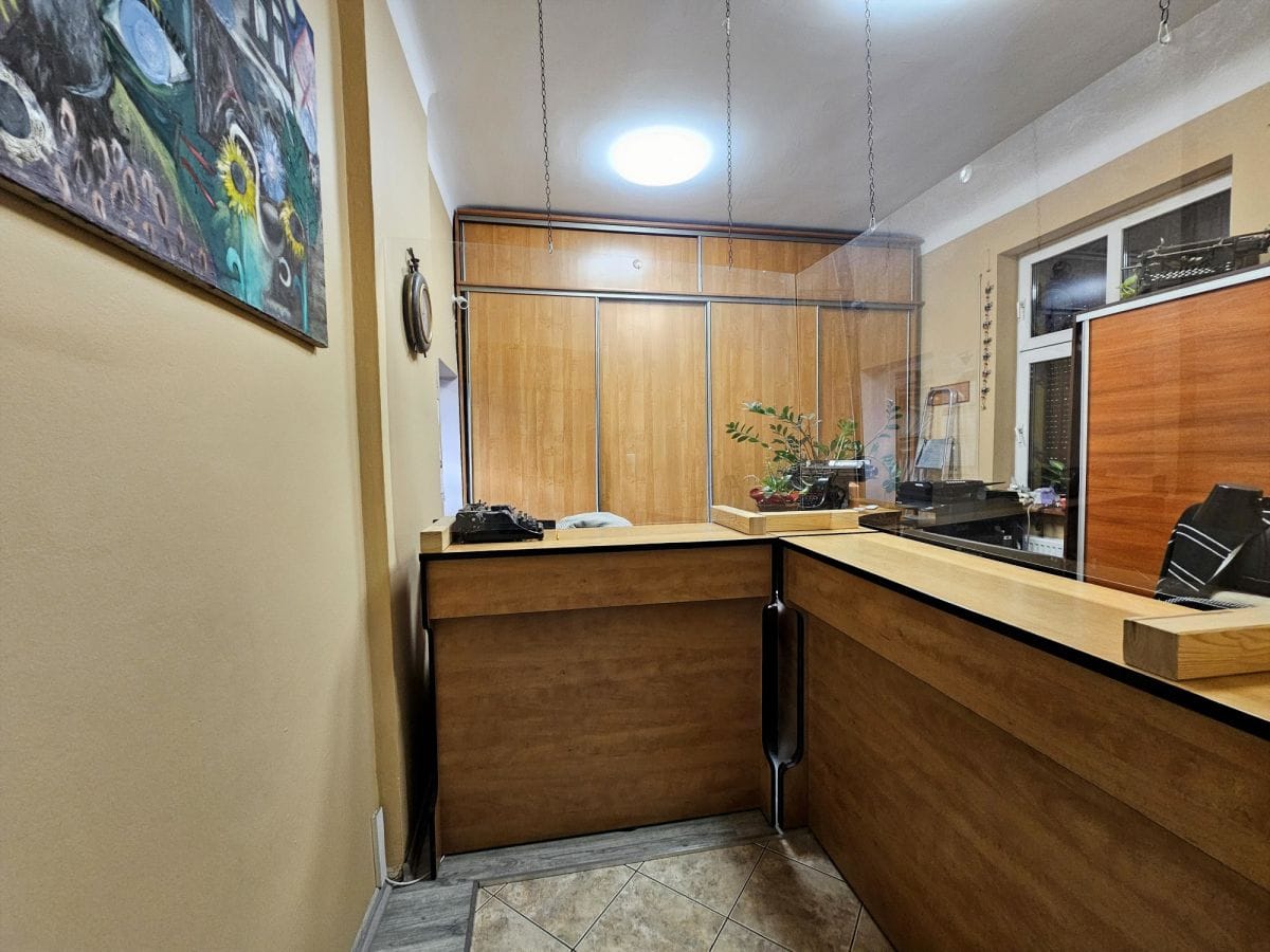 Lokal użytkowy  pokojowe na Sprzedaż