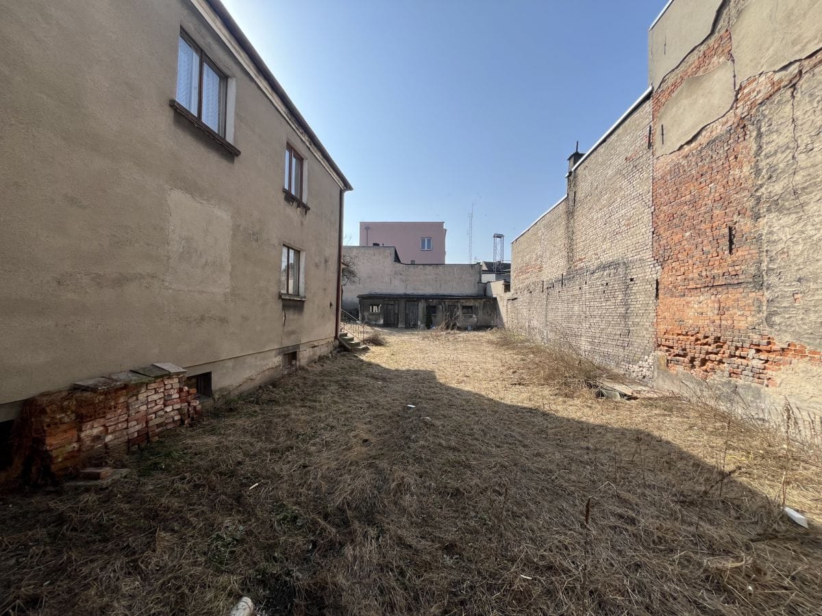 Dom 13 pokojowe na Sprzedaż