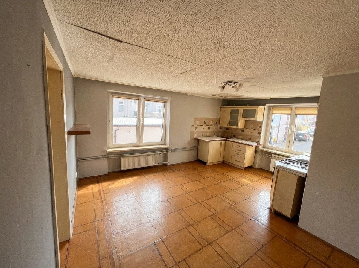 Dom 13 pokojowe na Sprzedaż