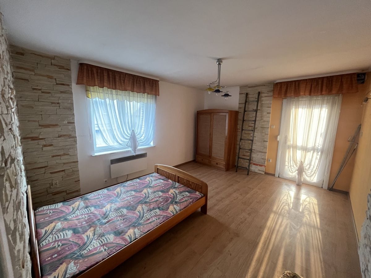 Dom 30 pokojowe na Sprzedaż