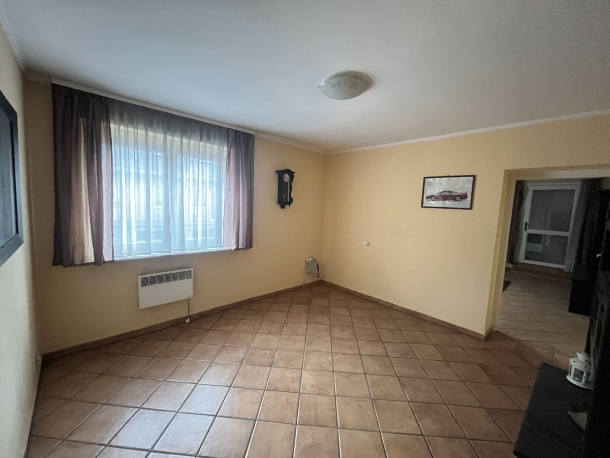 Dom 30 pokojowe na Sprzedaż