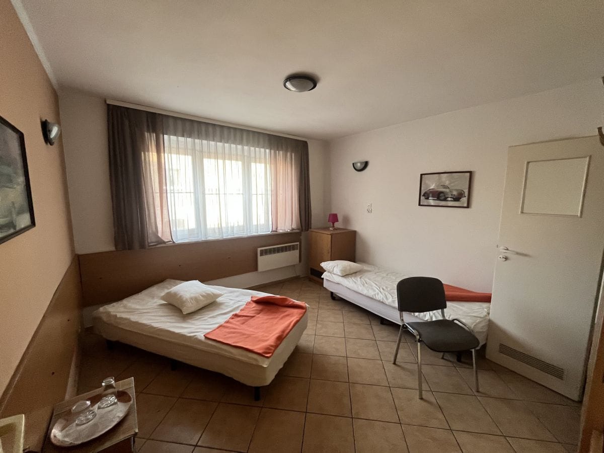 Dom 30 pokojowe na Sprzedaż