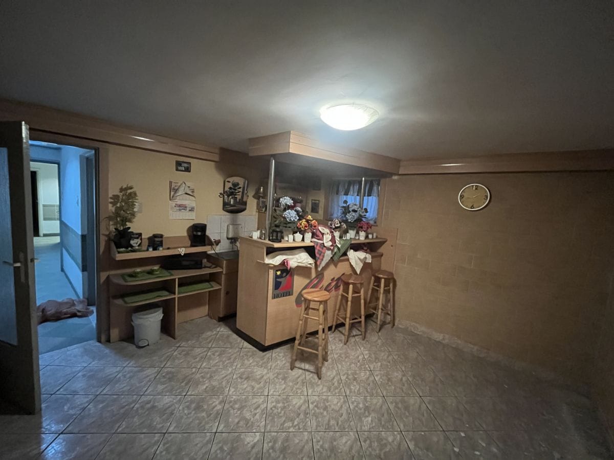 Dom 30 pokojowe na Sprzedaż