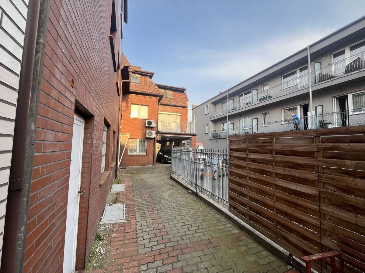 Dom 30 pokojowe na Sprzedaż