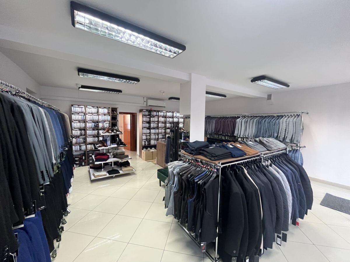 Dom 30 pokojowe na Sprzedaż