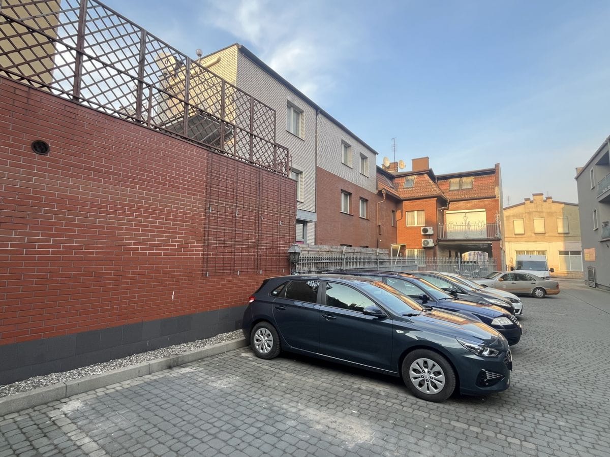 Dom 30 pokojowe na Sprzedaż