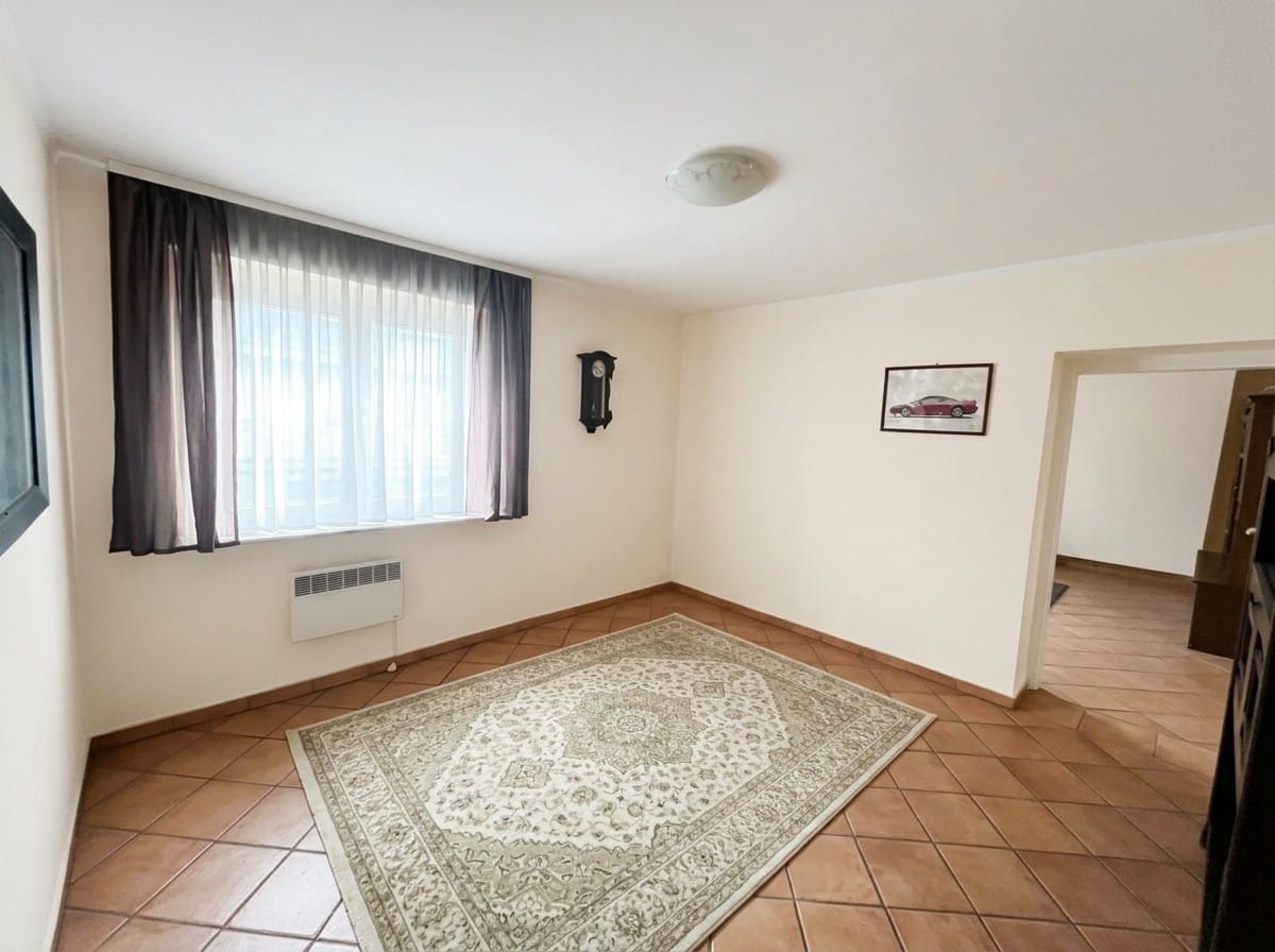 Dom 30 pokojowe na Sprzedaż