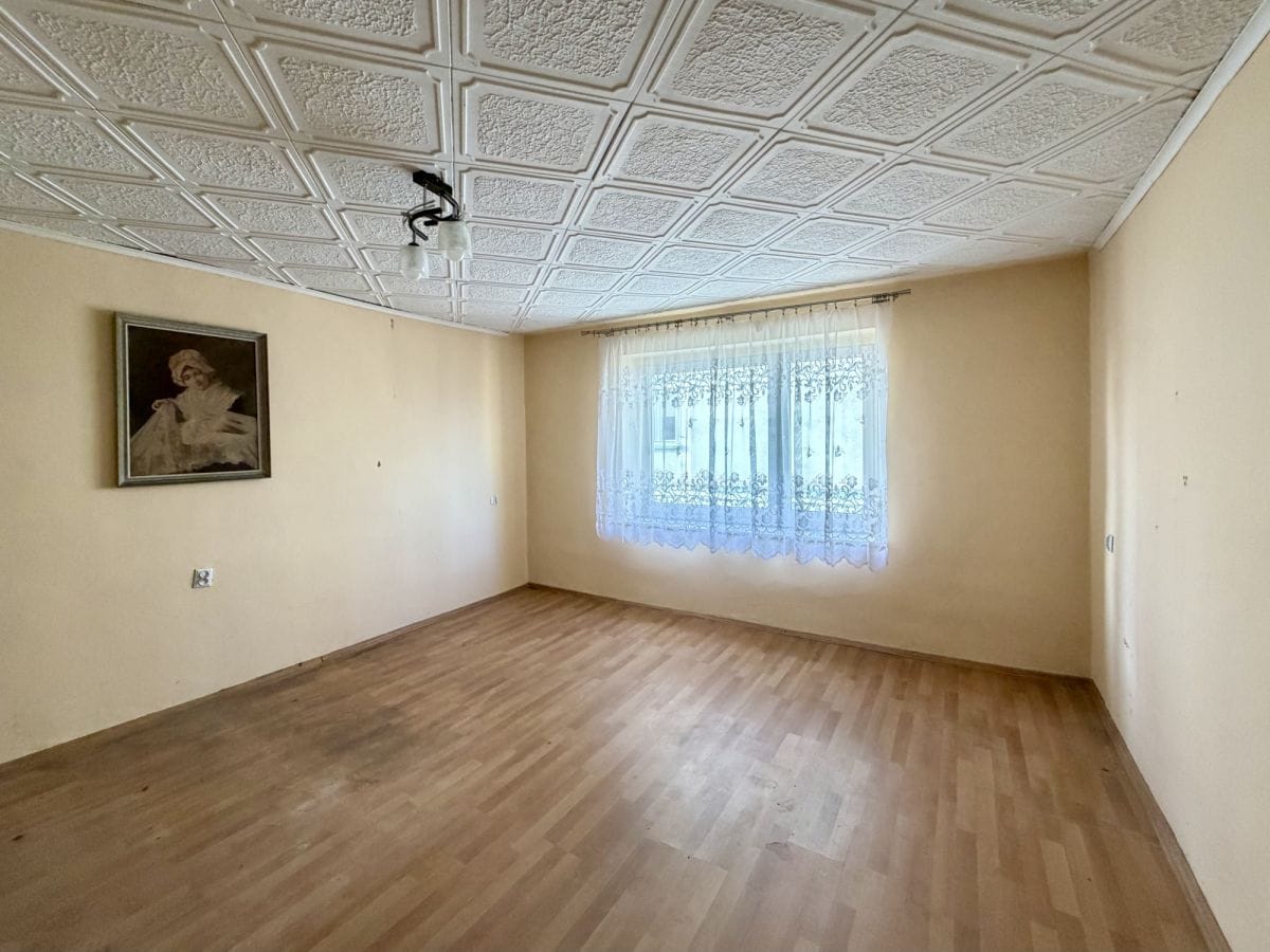 Dom 9 pokojowe na Sprzedaż