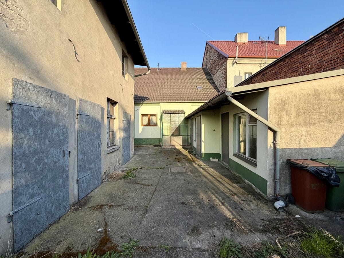 Dom 9 pokojowe na Sprzedaż