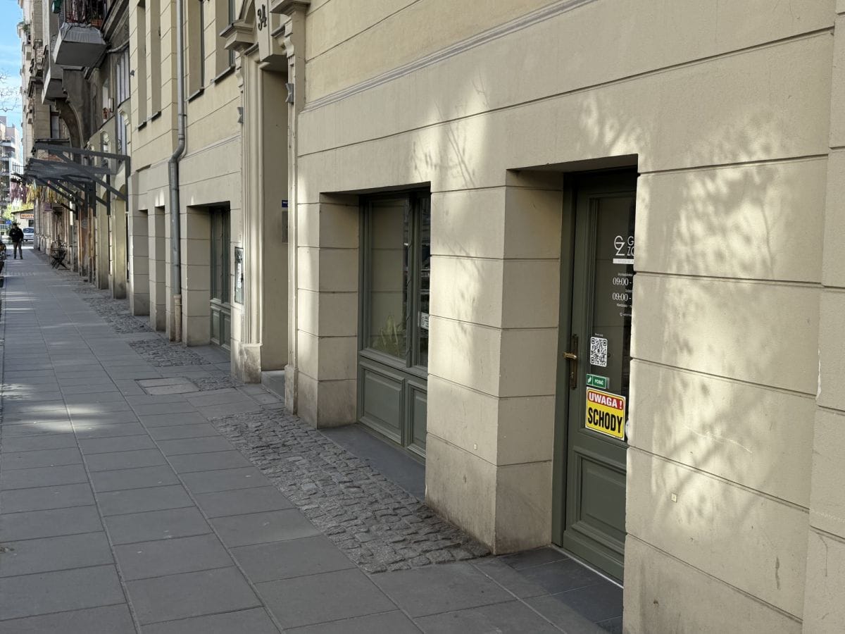 Lokal użytkowy  pokojowe na Sprzedaż