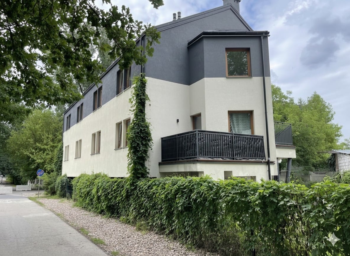 Dom 32 pokojowe na Sprzedaż